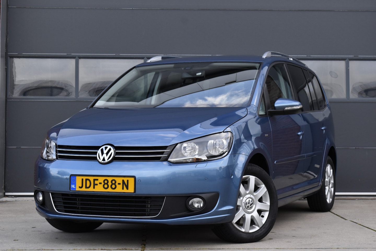Volkswagen Touran - 1.4 TSI Highline 7p. Stand.kachel - Cruise - Clima - AutoWereld.nl
