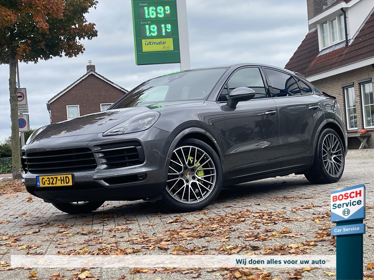 Porsche Cayenne Coupé - 3.0 V6 462PK E-Hybrid / Pano / Nl auto / Bose / Keyless / Camera / Leder / Memory / Navi / - AutoWereld.nl