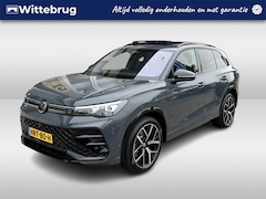 Volkswagen Tiguan - 1.5 eHybrid R-Line Edition / AUTOMAAT/ 4.700 KM/ GARANTIE TM 6-2029/ 2X R-LINE/ ELEKTR. TR