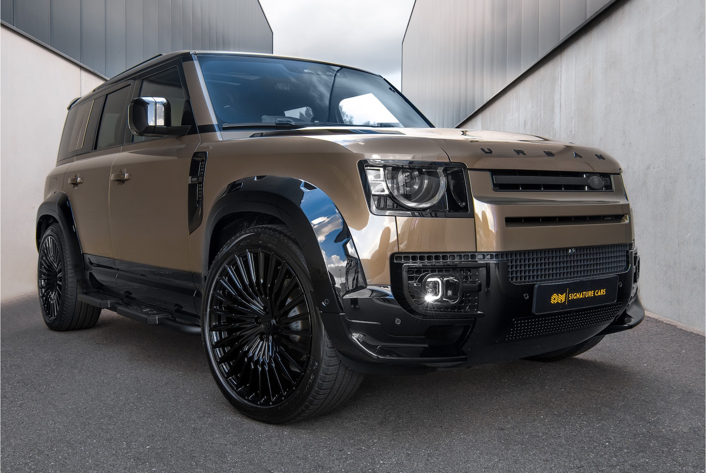 Land Rover Defender 110 - 2.0 P300e 110 X-Dynamic HSE Urban Wide Track Stoelverwarming | Stoelverkoeling | Stuurverw - AutoWereld.nl