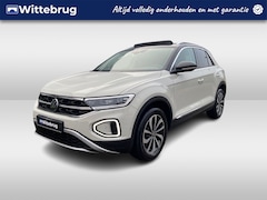 Volkswagen T-Roc - 1.5 TSI Style / PANODAK / CAMERA / 17"LMV / NAVI / APP.Connect