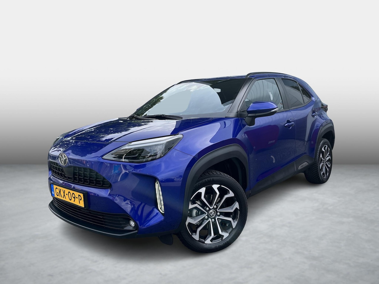Toyota Yaris Cross - 1.5 Hybrid 115 First Edition All seasonbanden - AutoWereld.nl