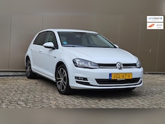 Volkswagen Golf - 1.2 TSI Business Edition R Connected