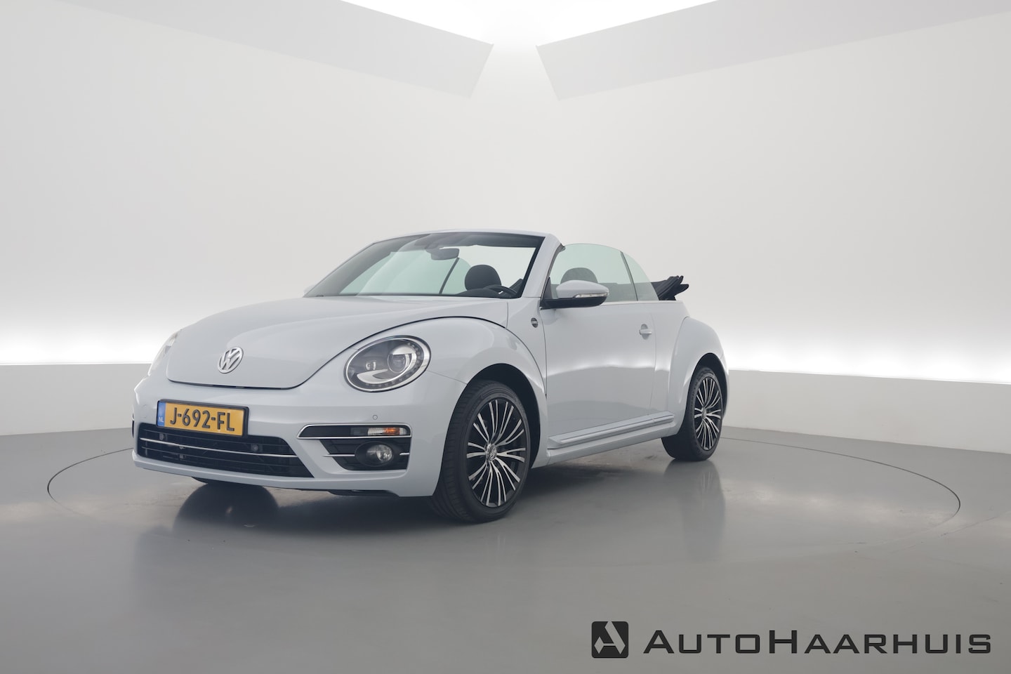 Volkswagen Beetle Cabriolet - 1.4 TSI Sound DSG 150pk | Navi | Stoelverw. | Apple CarPlay | PDC | Cruise | - AutoWereld.nl