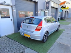 Hyundai i30 - 1.6i Dynamic 5DRS 2008 Airco Automaat NAP