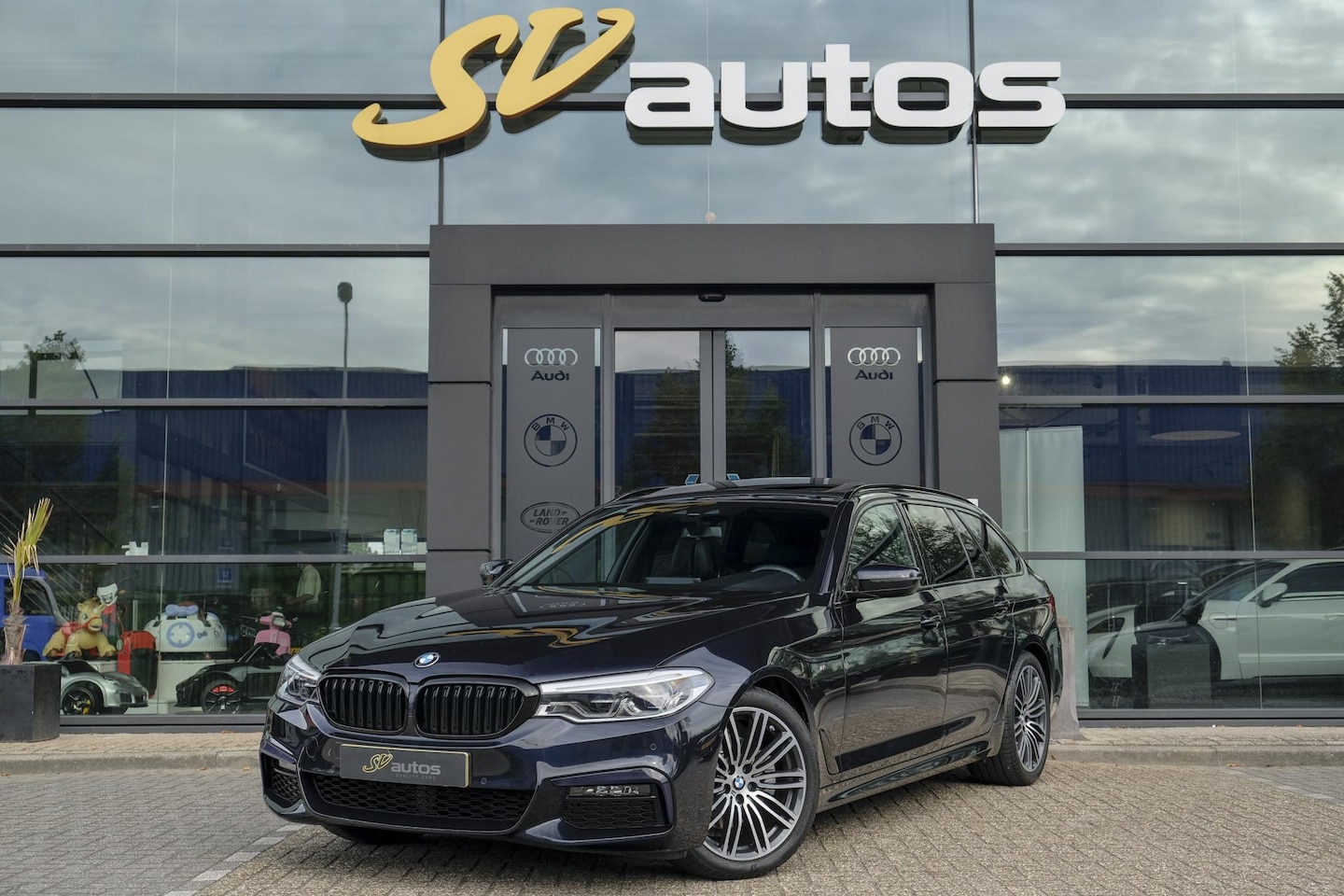 BMW 5-serie Touring - 520i M-Sport 184pk Panoramadak Comfortstoelen Virtual cockpit Camera NLauto - AutoWereld.nl