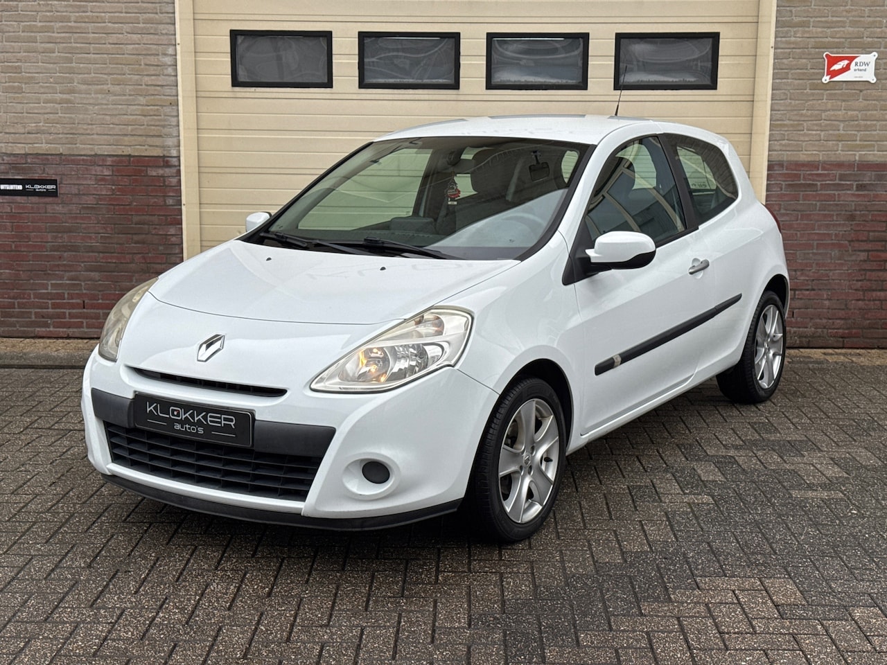 Renault Clio - 1.2 TCe Expression Airco | Navi | APK 06-2025 - AutoWereld.nl