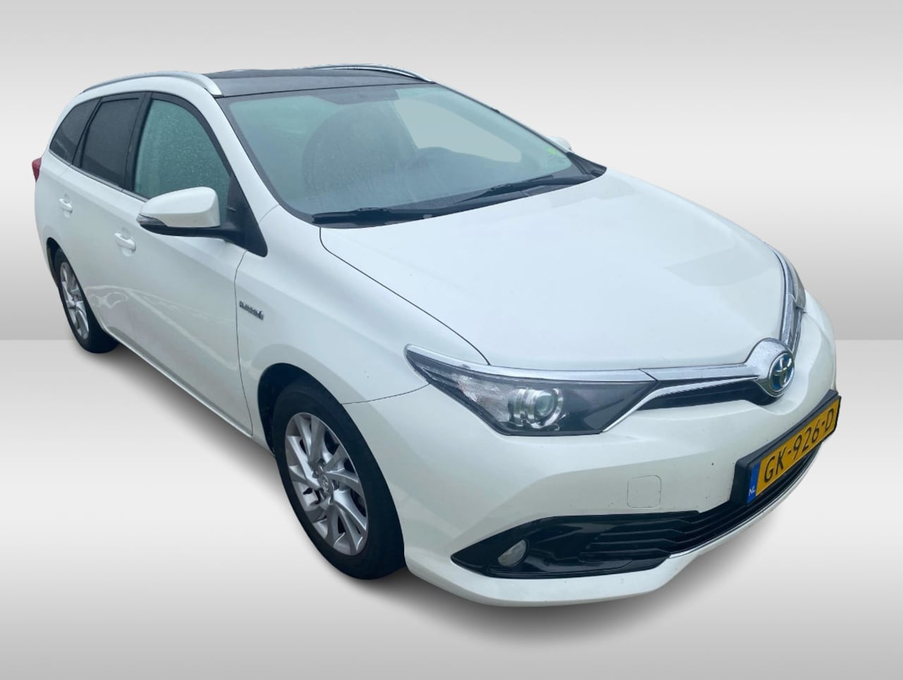 Toyota Auris Touring Sports - 1.8 Hybrid Lease / Trekhaak / Panoramadak / Camera / Navigatie / 16'' / Keyless / DAB / Cr - AutoWereld.nl
