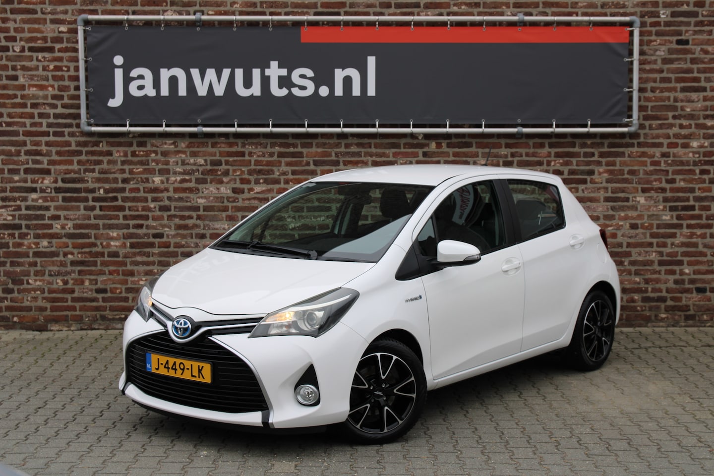 Toyota Yaris - 1.5 Hybrid Aspiration Sport - AutoWereld.nl