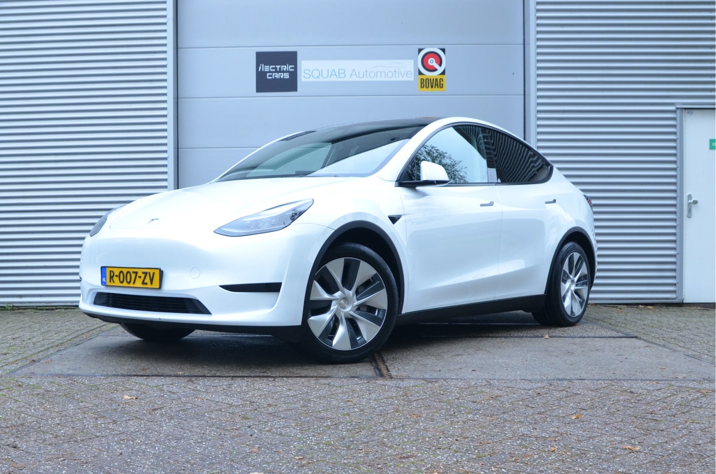 Tesla Model Y - RWD 58 kWh LFP Accu, AutoPilot, Trekhaak (1.600kg), incl. BTW - AutoWereld.nl