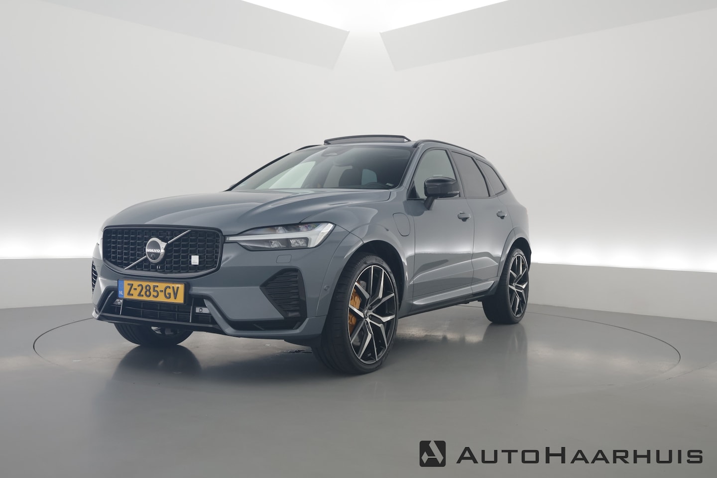 Volvo XC60 - T8 Recharge Polestar Engineered | Pano | Öhlins | Bowers & Wilkins | HUD | Elek. Trekhaak - AutoWereld.nl