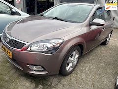 Kia Cee'd - 1.6 CVVT X-ecutive