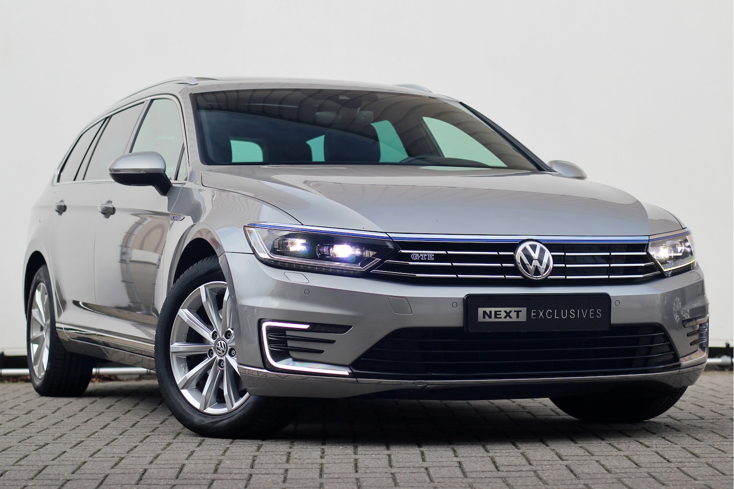 Volkswagen Passat Variant - 1.4 TSI GTE Highline Orig. NL | Massage | Carplay | ACC | Keyless | Camera - AutoWereld.nl