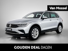 Volkswagen Tiguan - 1.5 TSI Life | 130PK | Trekhaak | Keyless | Digital Cockpit PRO | Carplay | Parkeercamera