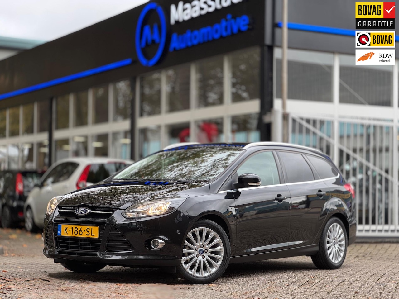 Ford Focus Wagon - 1.0 Navi Airco Cruise PDC Trekhaak Stoel vw Keyless Nieuwe APK Boekjes Bluetooth - AutoWereld.nl