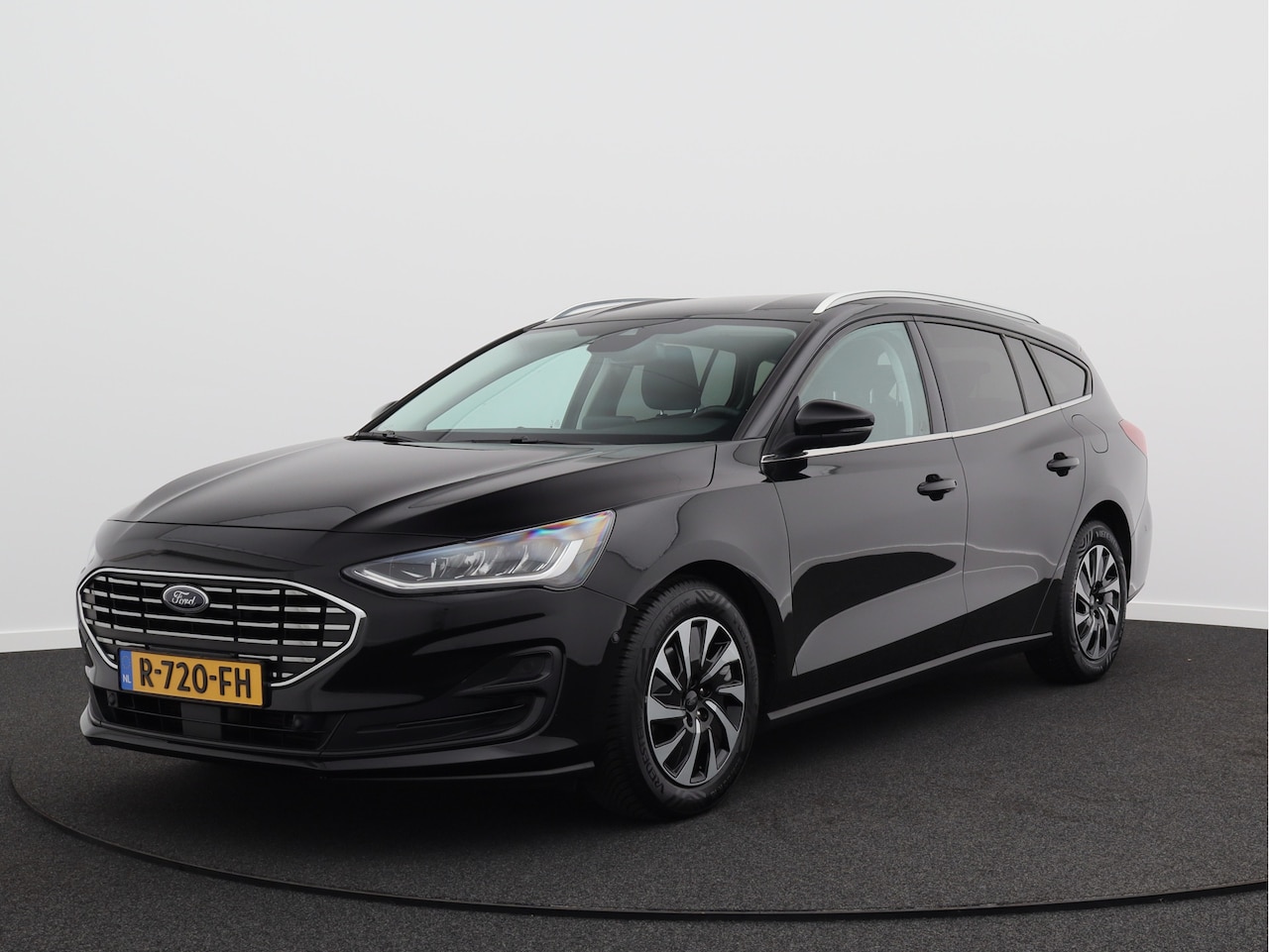 Ford Focus Wagon - 1.0 EcoBoost Hybrid Titanium Style/ lage km/ zeer mooi! - AutoWereld.nl