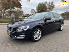 Volvo V60 - 2.4 D6 Twin Engine R-Design /dealer.onderhouden / automaat / leder / airco / cruise.contro