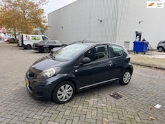 Toyota Aygo - 1.0-12V Access lees tekst aub