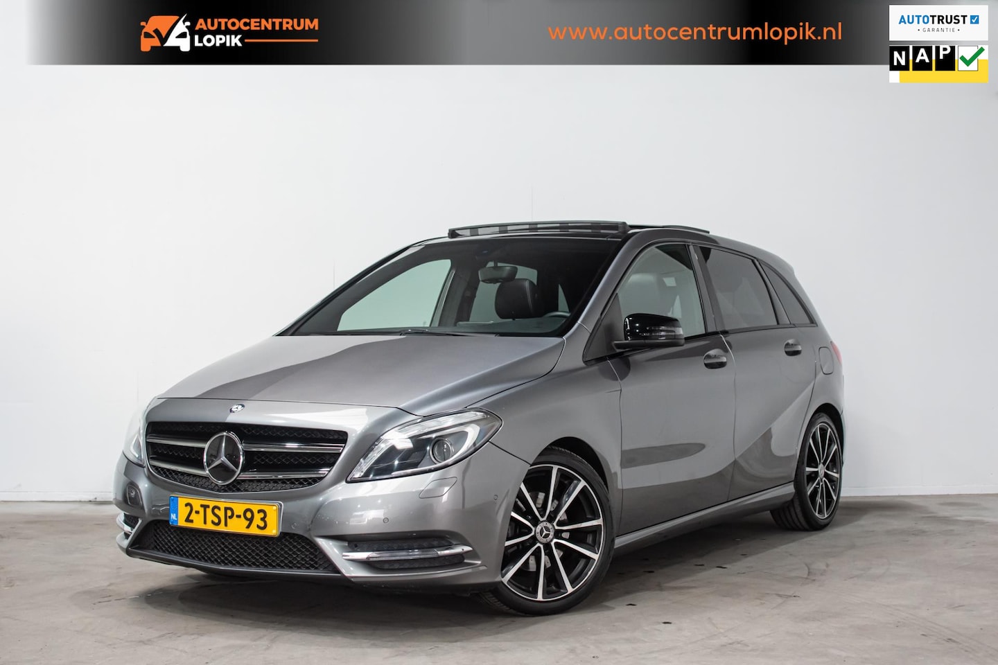 Mercedes-Benz B-klasse - 180 Ambition Panoramadak*NAP*Trekhaak - AutoWereld.nl
