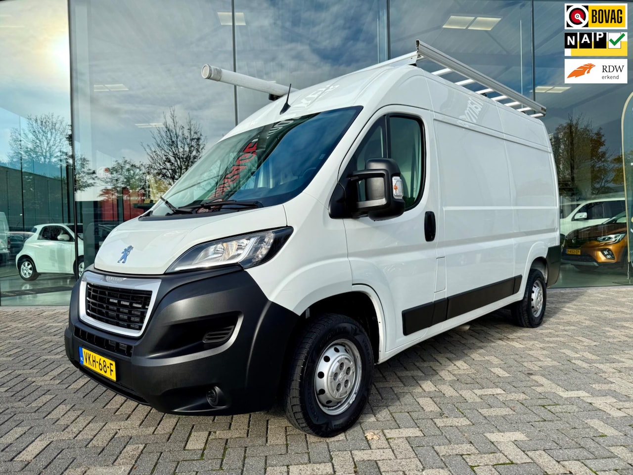 Peugeot Boxer - 330 2.2 BlueHDi 120 L2H2 Premium 330 2.2 BlueHDi 120 L2H2 Premium, Trekhaak + Imperiaal - AutoWereld.nl