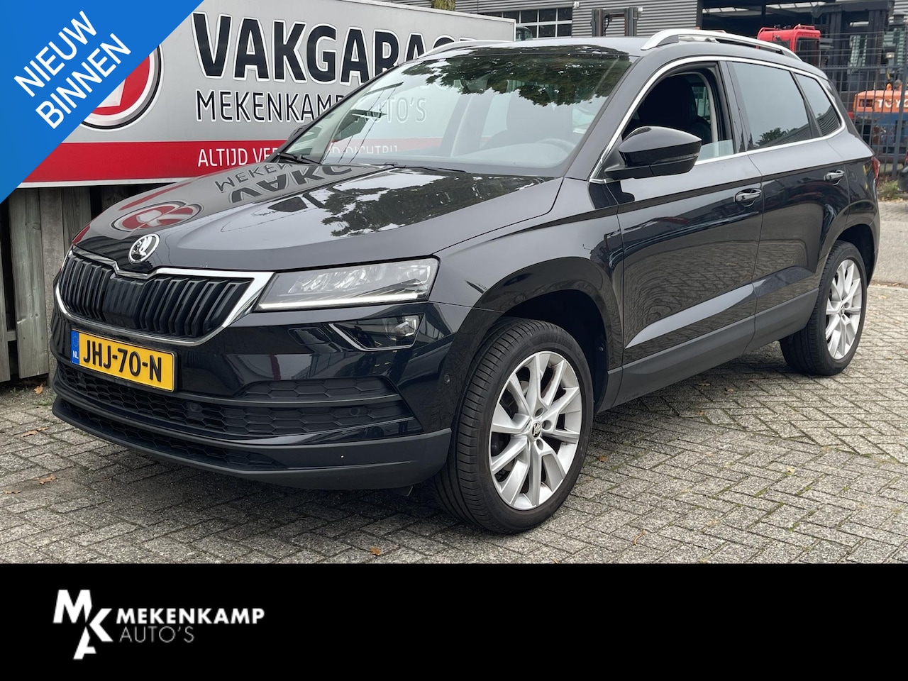 Skoda Karoq - 1.5 TSI ACT Style Business 18"/Trekhaak/Stuur + stoelverwarming/Elektrische klep/Camera/PD - AutoWereld.nl