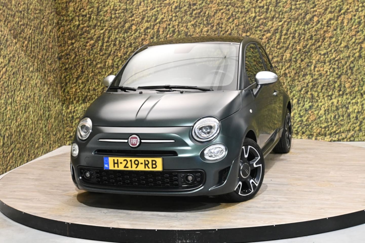 Fiat 500 - 1.0 Hybr. Rockstar | Carplay | Mat Groen! | Schuif/kanteldak - AutoWereld.nl