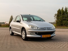 Peugeot 206 - 1.4 Génération Peugeot 206 1.4 3D, Airco, APK 8-26