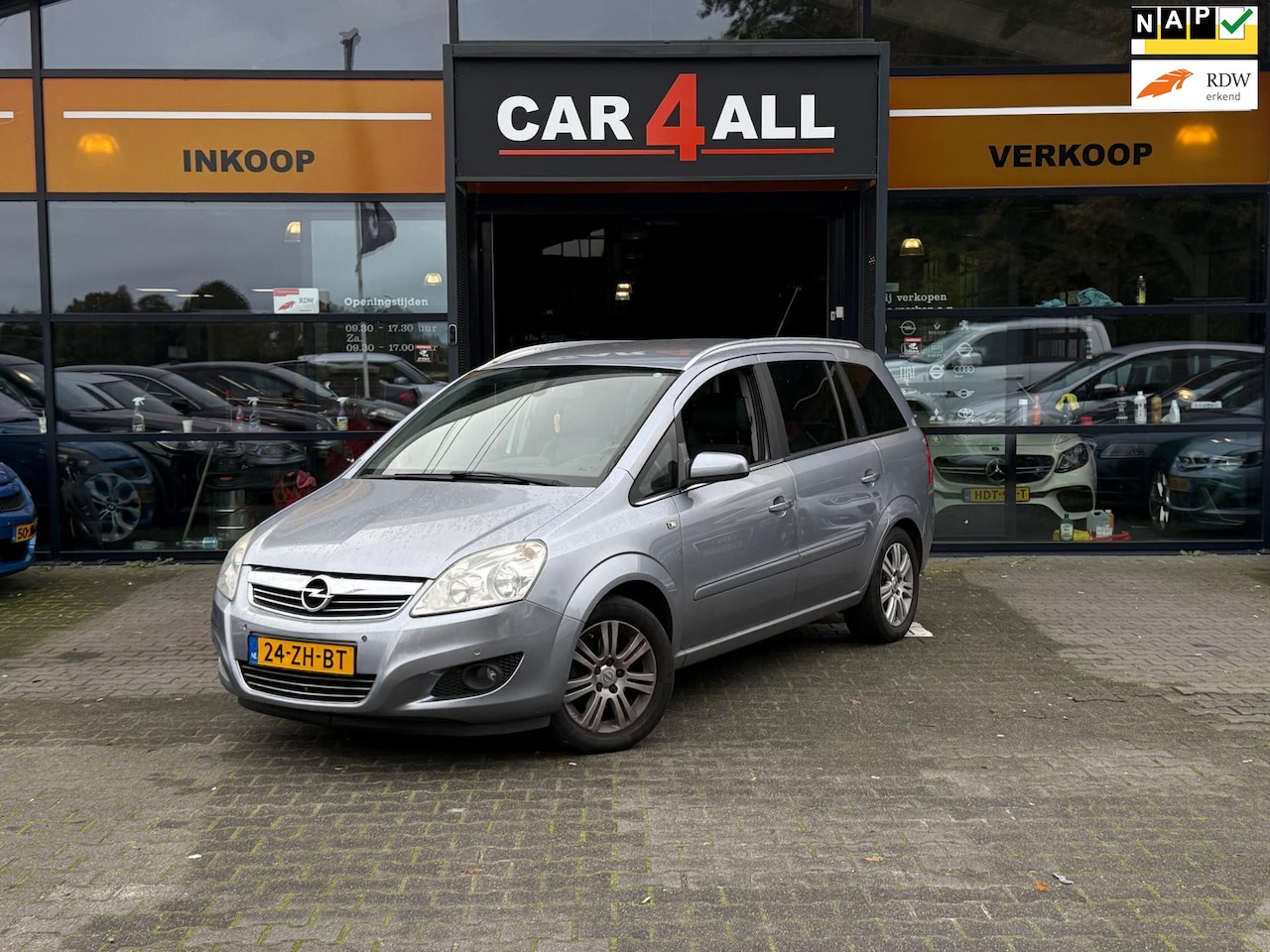 Opel Zafira - 1.8 Cosmo NAVI/PDC/7PERSOONS/LMVELGEN/APK 27-3-2026 - AutoWereld.nl