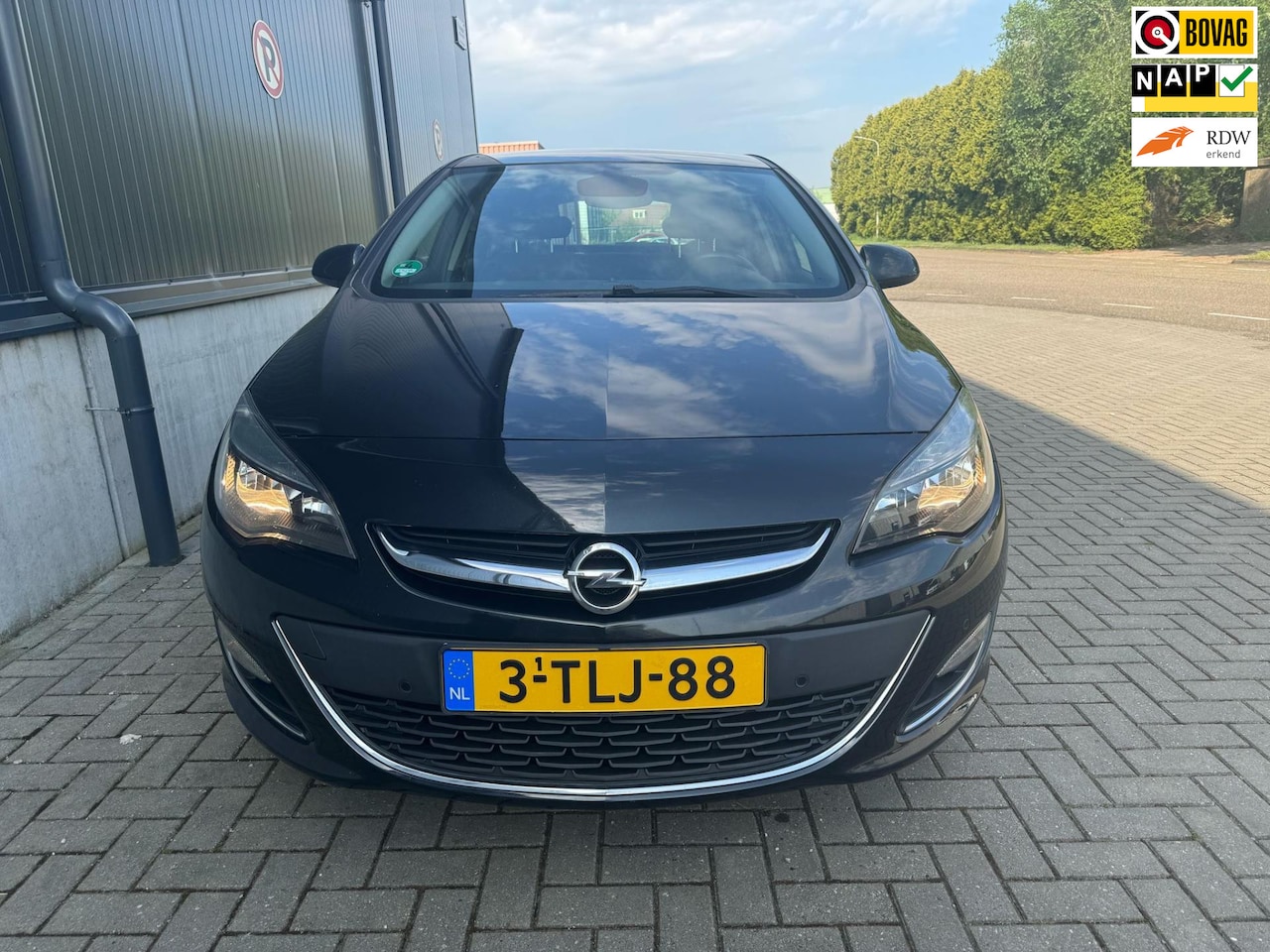 Opel Astra - 1.4 Turbo Sport (120pk) 5-drs Navi | Cruise | camera / Lichtmetaal 18" - AutoWereld.nl