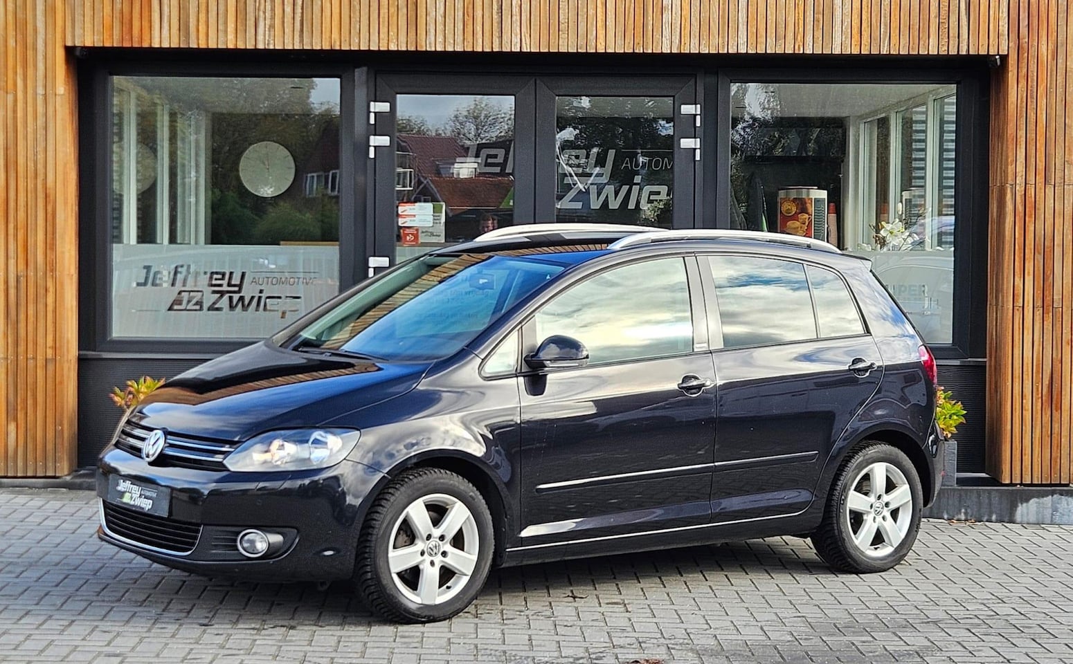 Volkswagen Golf Plus - 1.4 TSI Highline stoelverwarming. cruise control. parkeersensoren. - AutoWereld.nl