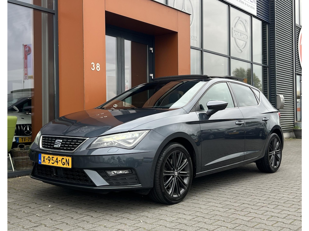 SEAT Leon - 1.5 TSI FR|AUT. |Virtual|Panodak|Carplay|LED|Sfeer - AutoWereld.nl