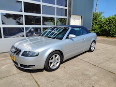 Audi A4 Cabriolet - 2.4 V6 Exclusive