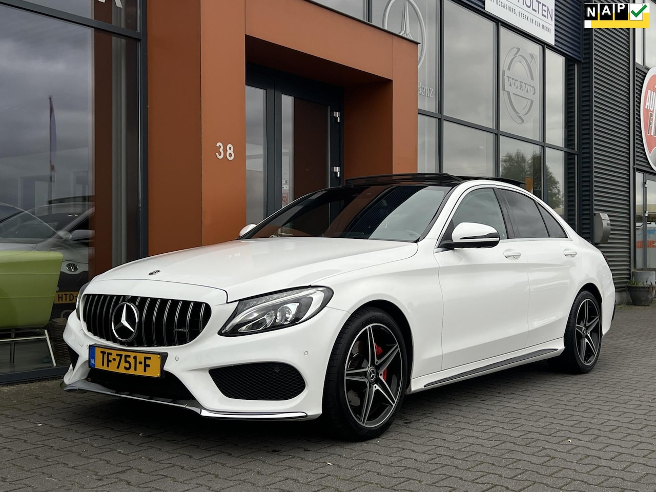 Mercedes-Benz C-klasse - 180 AMG AUT.|LED|Panodak|Leer|360 camera - AutoWereld.nl