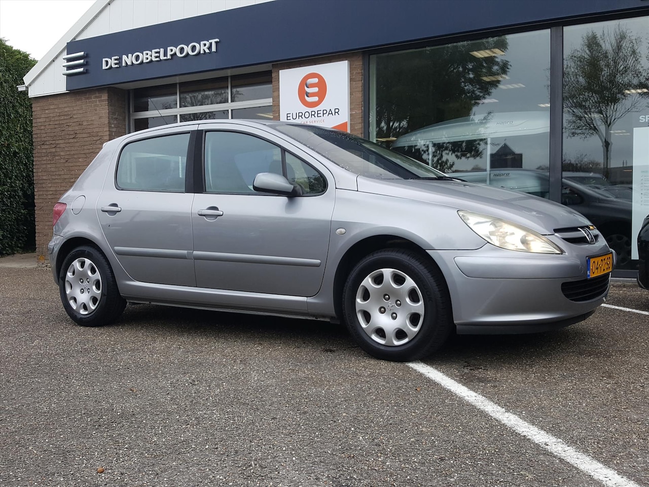 Peugeot 307 - XT PREMIUM 1.6i-16V 5-Drs AUTOMAAT (4T) TREKHAAK | Cruise & Climate control | Radio & CD-s - AutoWereld.nl