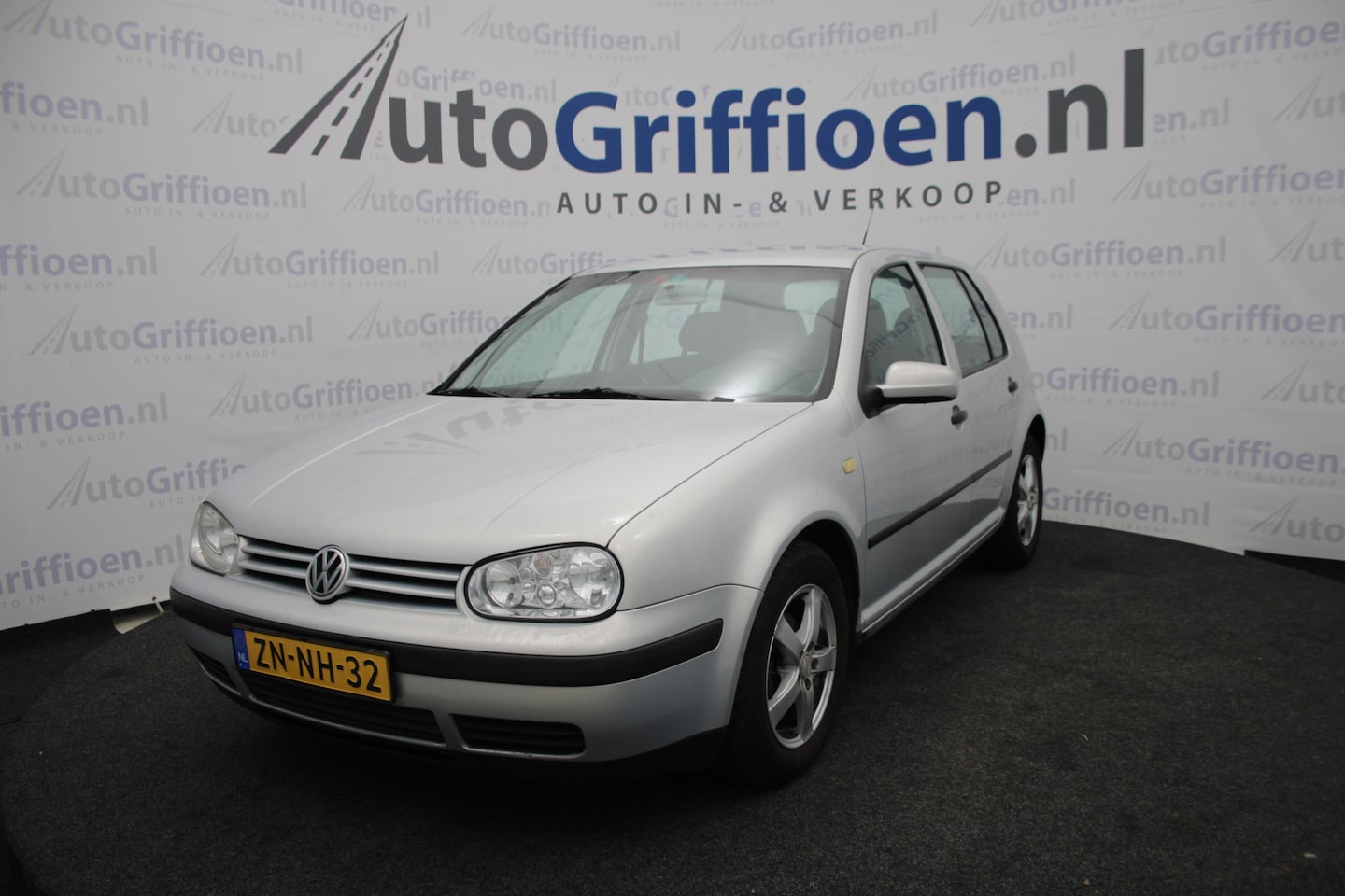 Volkswagen Golf - 1.6 Trendline nette 5-deurs - AutoWereld.nl