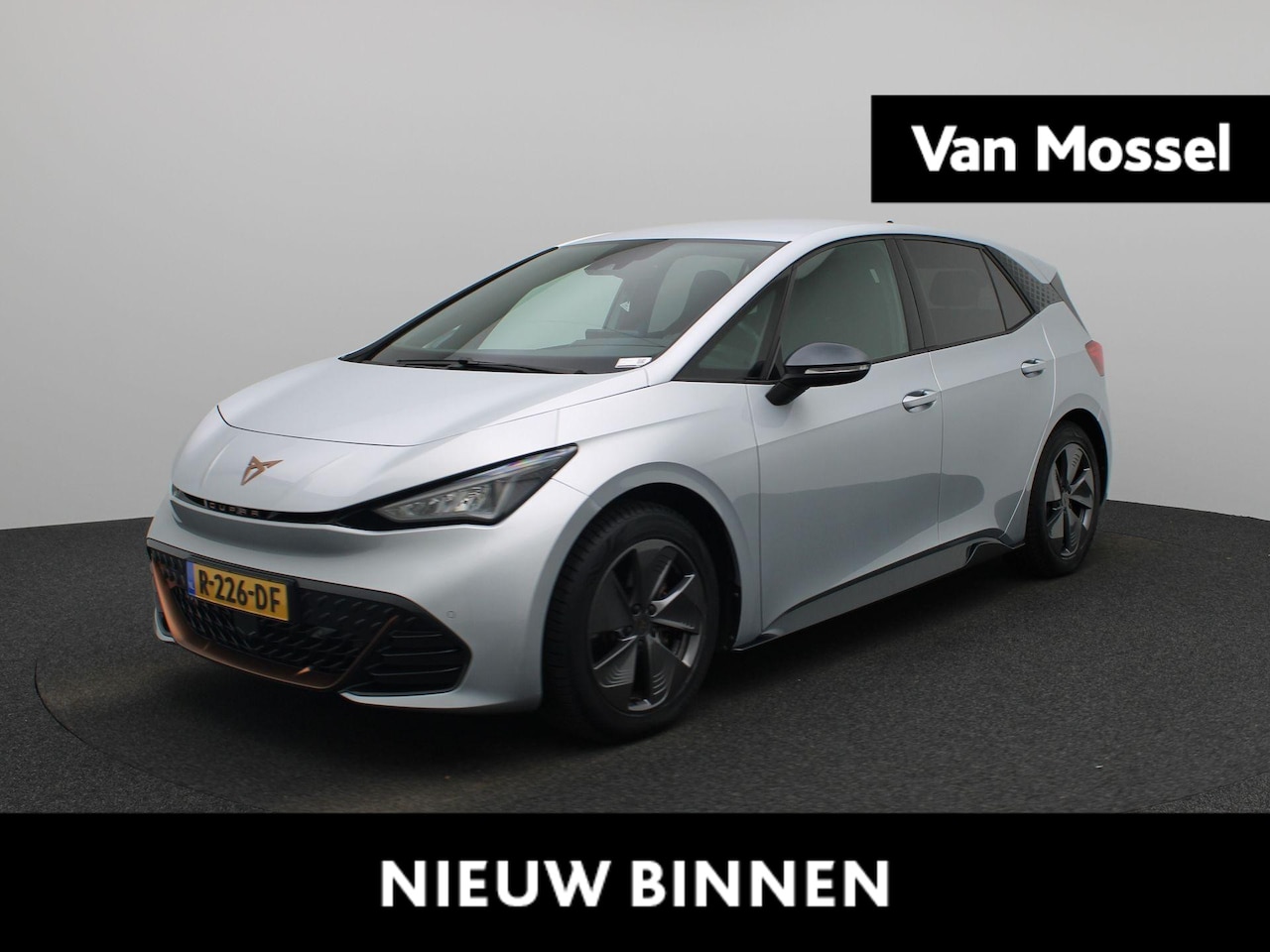 CUPRA Born - Business 62 kWh | Apple Carplay | Achteruitrijcamera | Navigatie | Adaptieve Cruise Contro - AutoWereld.nl