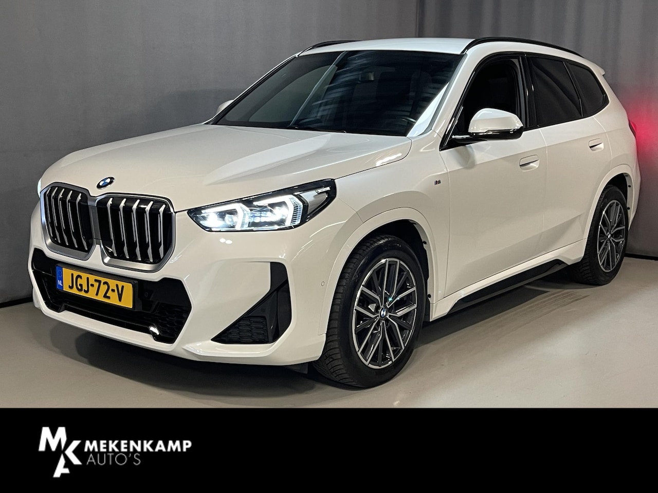 BMW X1 - sDrive18i M Sport Shadow Line 18"/Sportstoelen/Adaptieve cruise/Keyless/Stoelverwarming/Ca - AutoWereld.nl