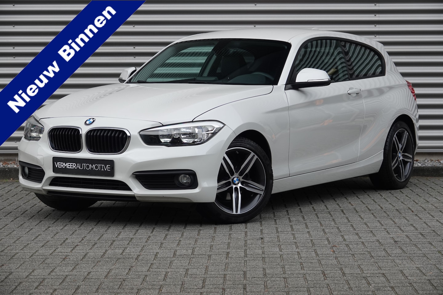BMW 1-serie - 118i Corporate Lease Essential | Leder | Navi | Bluetooth | - AutoWereld.nl
