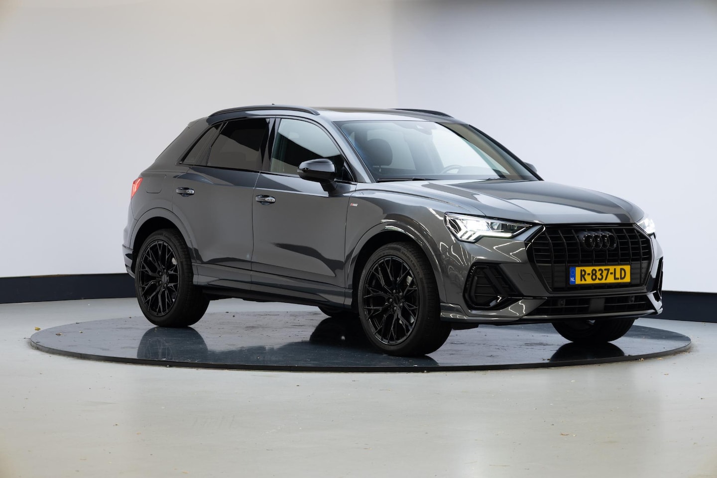 Audi Q3 - 35 TFSI Pro Line S | Panoramadak | Trekhaak | Keyless | - AutoWereld.nl