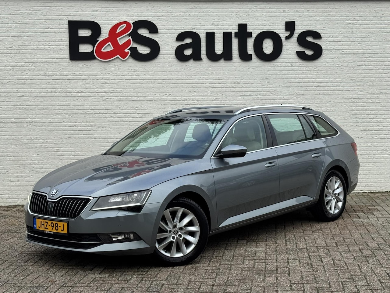 Skoda Superb Combi - 1.8 TSI Style Business Automaat Adaptive cruise Climate control Leer/Alcantara Stoelverwar - AutoWereld.nl