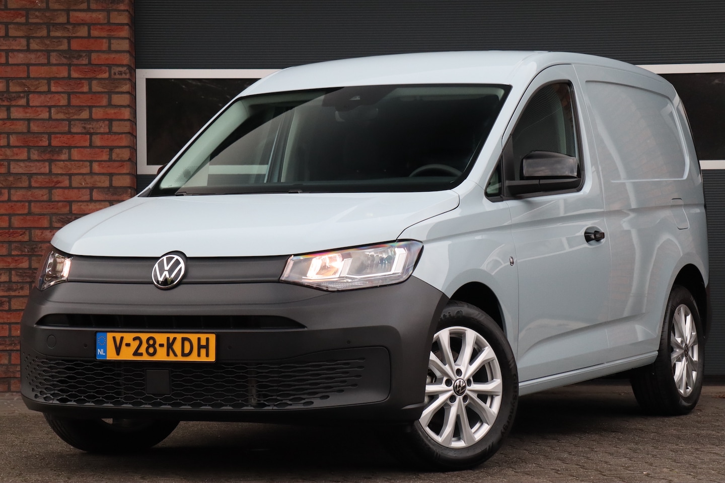 Volkswagen Caddy Cargo - 2.0 TDI Comfort 2.0 TDI Comfort, Trekhaak, camera, Active info - AutoWereld.nl