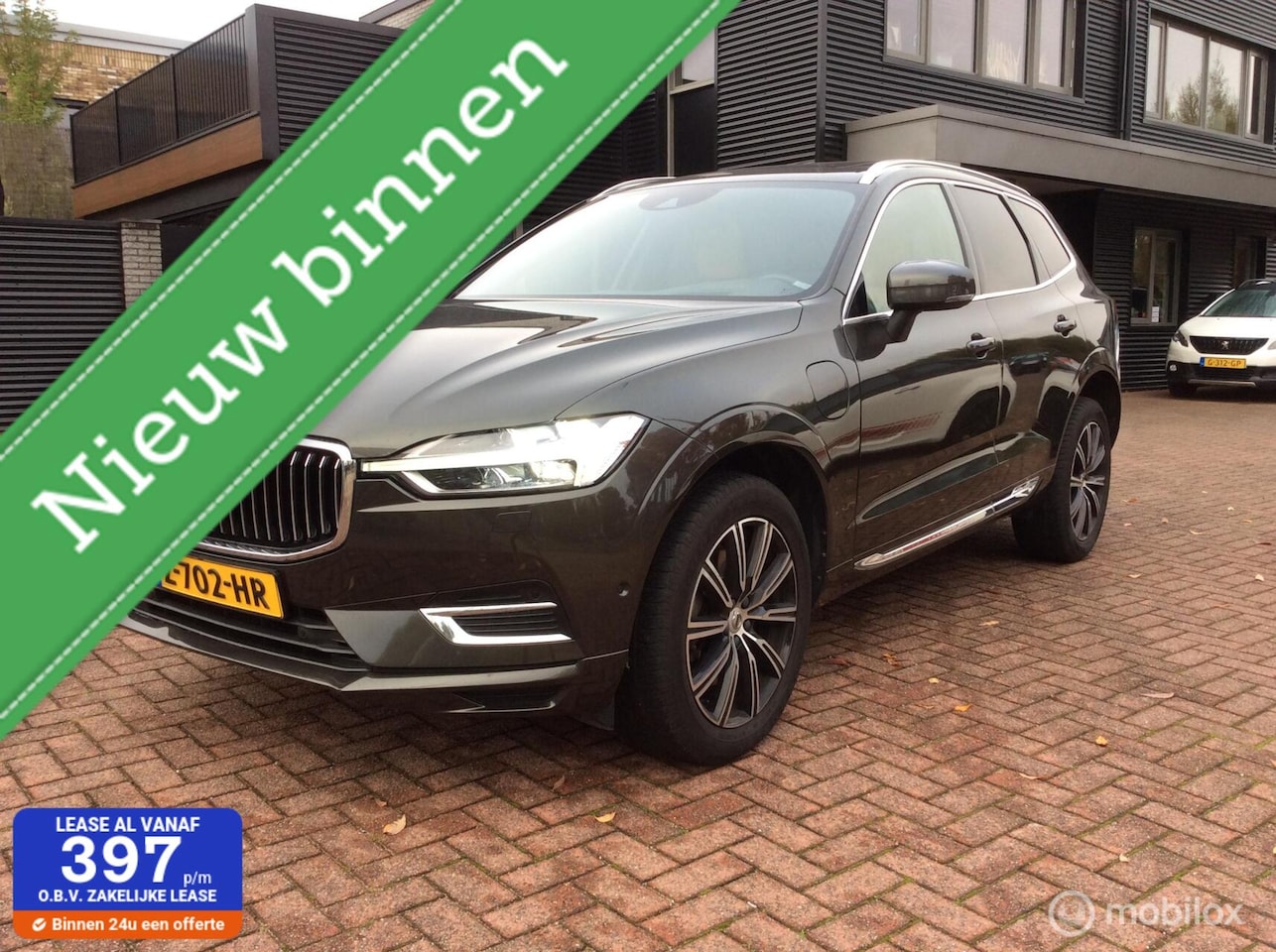 Volvo XC60 - 2.0 T8 Twin Engine AWD Inscription Luchtvering Panorama - AutoWereld.nl