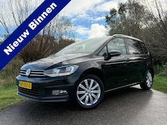 Volkswagen Touran - 1.2 TSI Business 7 Persoons Panoramadak Camera Navi Stoelverwarming Clima PDC Cruise Trekh