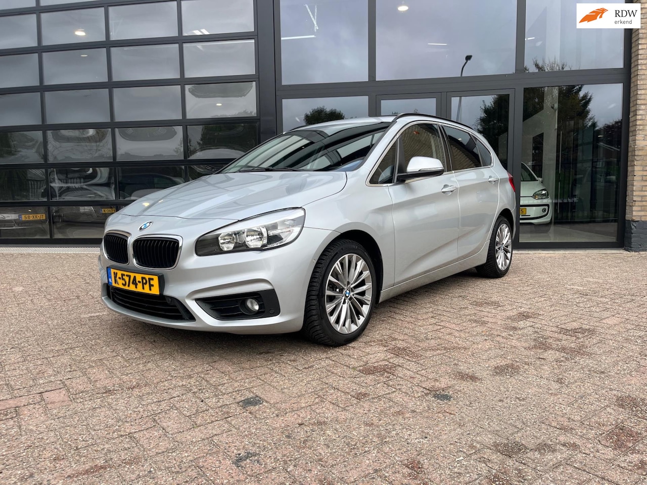BMW 2-serie Active Tourer - 218d High Executive 218d High Executive,Panodak,Automaat - AutoWereld.nl