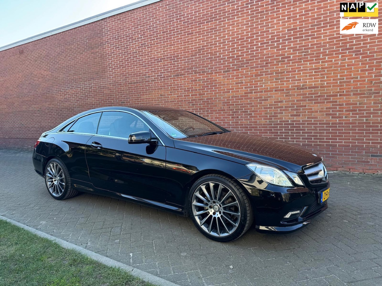 Mercedes-Benz E-klasse Coupé - 250 CGI Advangarde Amg Pakket Gereviseerde motor - AutoWereld.nl