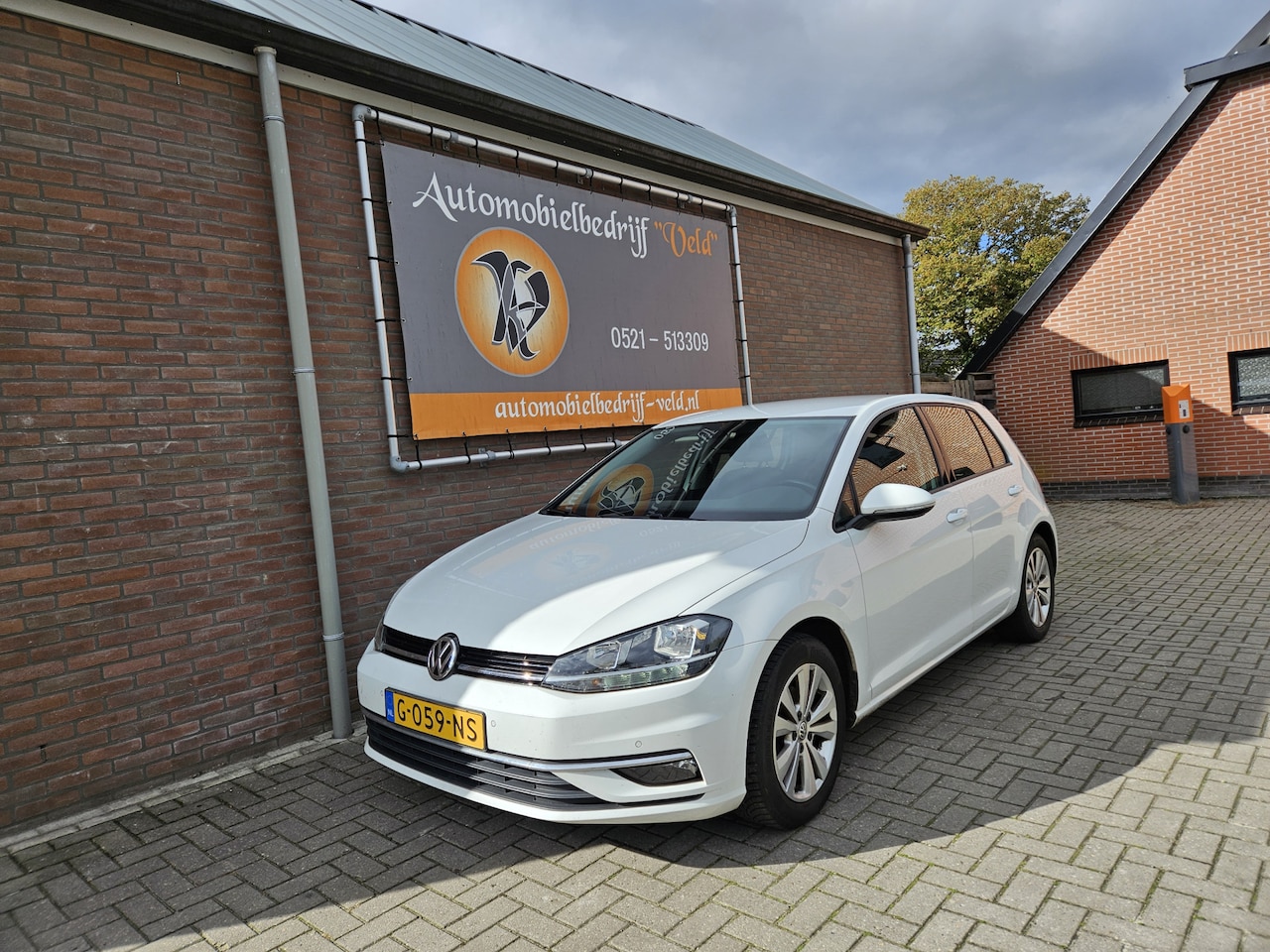 Volkswagen Golf - 1.0 TSI Comfortline 1.0 TSI Comfortline - AutoWereld.nl