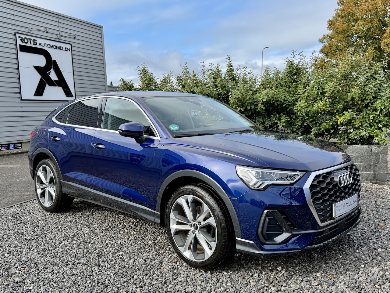 Audi Q3 Sportback - 35 TFSI Matrix|Camera|Carplay|Keyless Blauw! - AutoWereld.nl