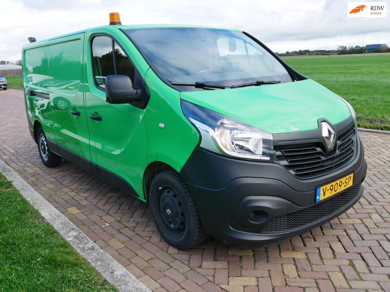 Renault Trafic - 1.6 dCi T29 L2H1 92kW AC NAVI ** 5499 EX BTW ** - AutoWereld.nl