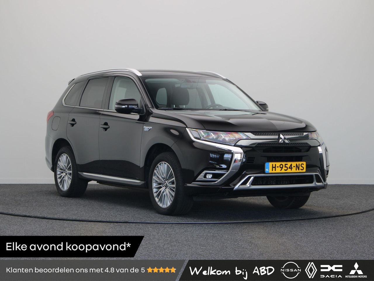 Mitsubishi Outlander - 2.4 PHEV Pure+ | Keyless | trekhaak | Clima | Cruise | Stoelverwarming. - AutoWereld.nl