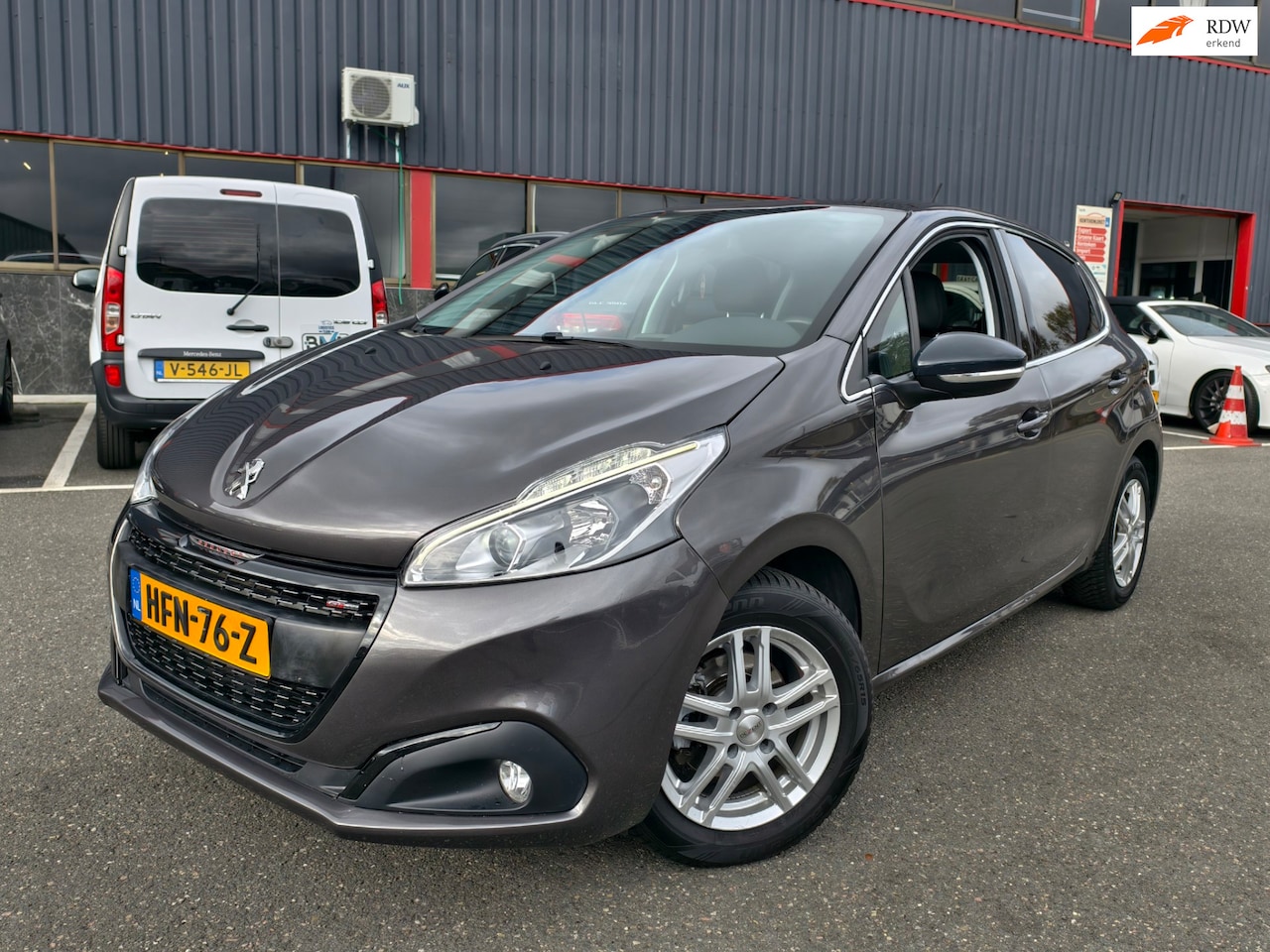 Peugeot 208 - 1.2 PureTech Allure 1.2 PureTech Allure - AutoWereld.nl